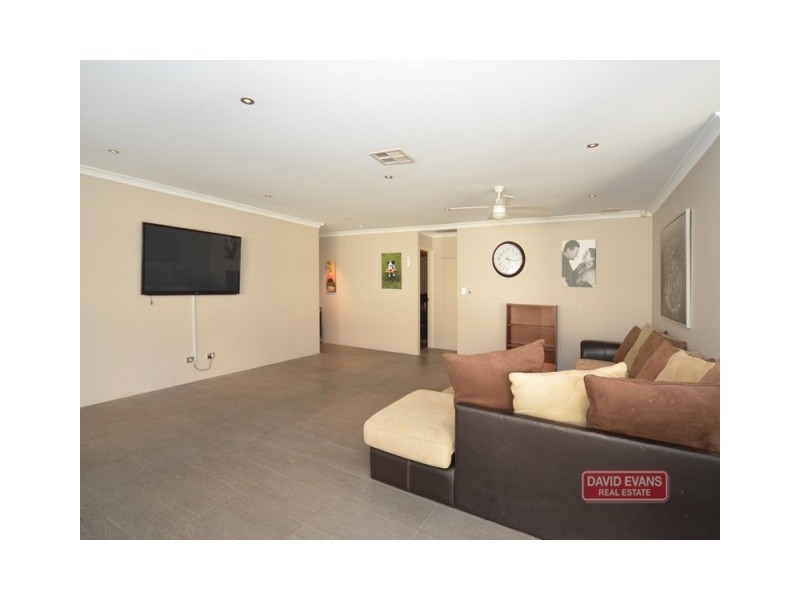 11 Colwyn Loop, Tapping WA 6065