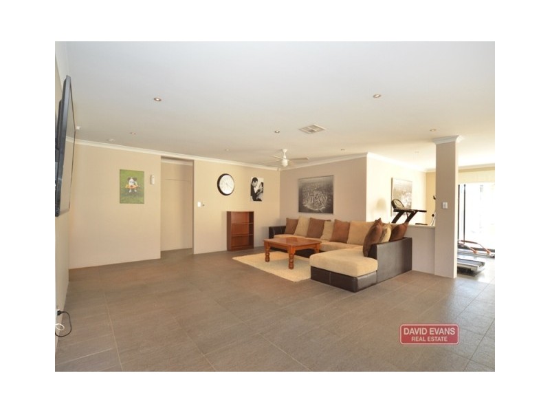 11 Colwyn Loop, Tapping WA 6065