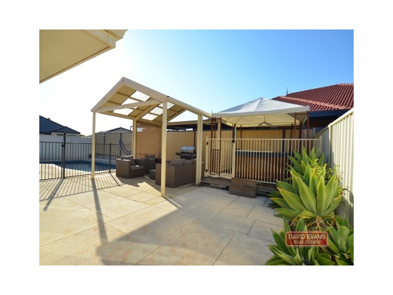 11 Colwyn Loop, Tapping WA 6065