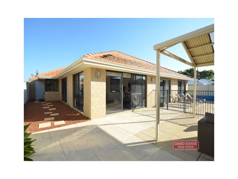 11 Colwyn Loop, Tapping WA 6065