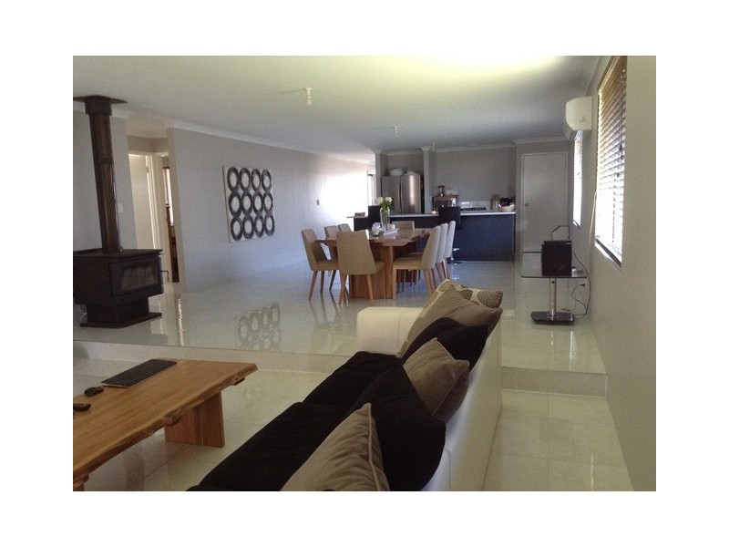 44 Tinsel Street, Yanchep WA 6035