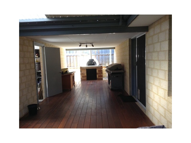 44 Tinsel Street, Yanchep WA 6035