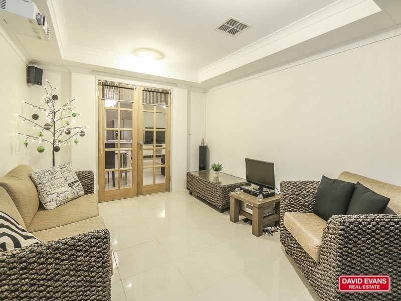 15 Edenbrooke Terrace, Clarkson WA 6030