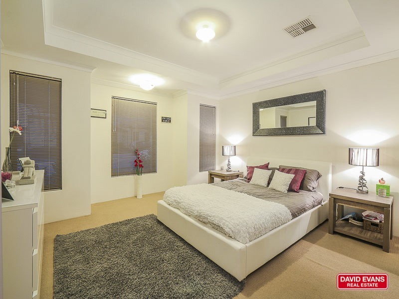 15 Edenbrooke Terrace, Clarkson WA 6030