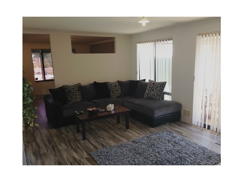 25 Adelong Circuit, Merriwa WA 6030