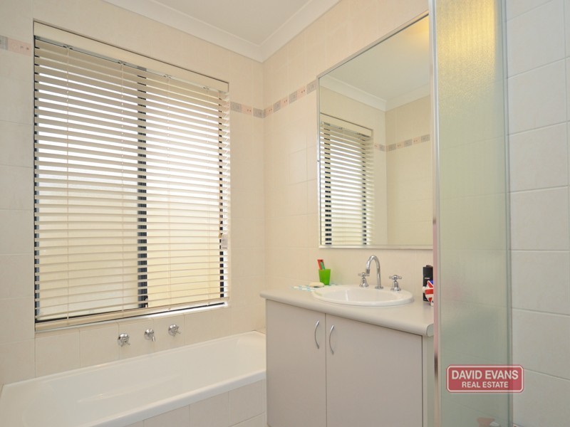 21 Ginsburg Turn, Tapping WA 6065