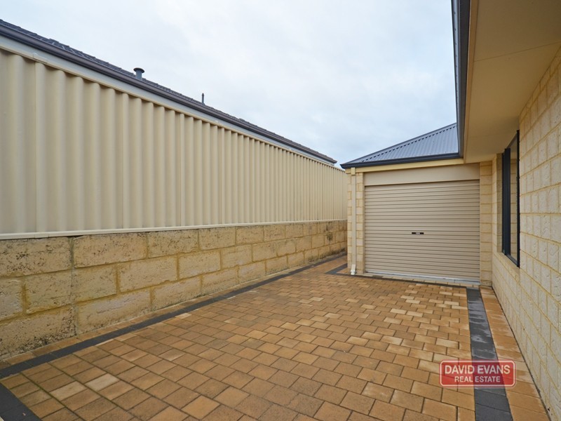 21 Ginsburg Turn, Tapping WA 6065