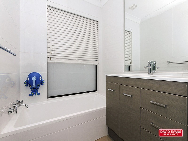 9 Admiral Grove, Heathridge WA 6027