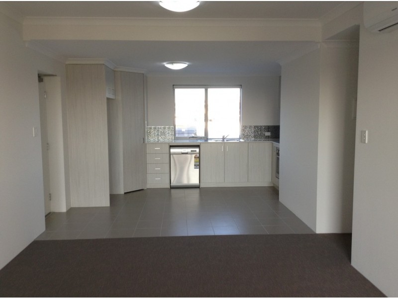 28/2 Royston Link, Butler WA 6036