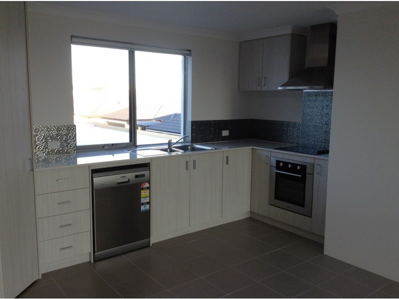 28/2 Royston Link, Butler WA 6036