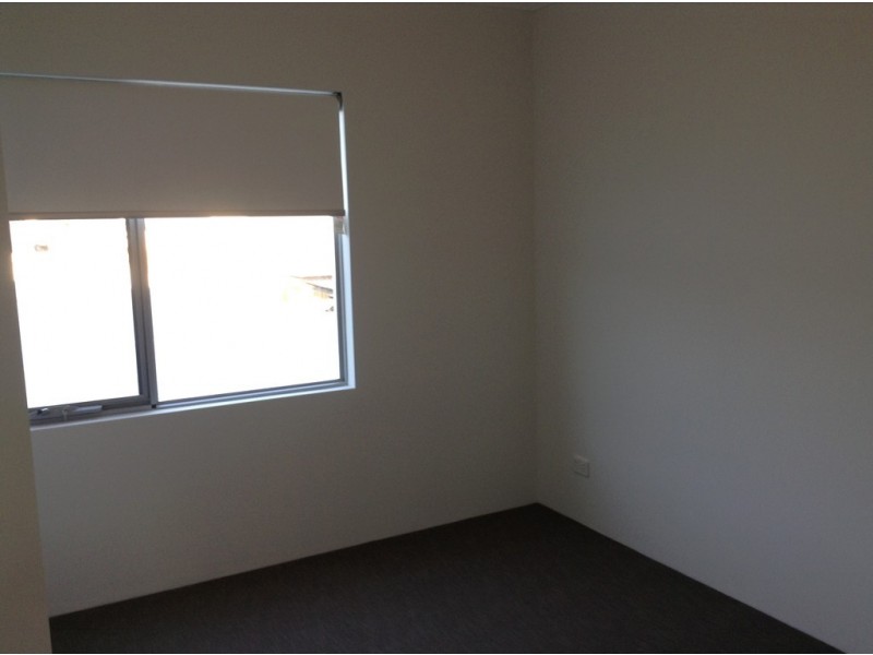 28/2 Royston Link, Butler WA 6036