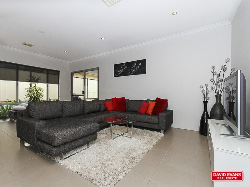 8 Woodmont Way, Clarkson WA 6030