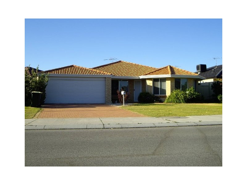 97 MacNaughton Crescent, Kinross WA 6028