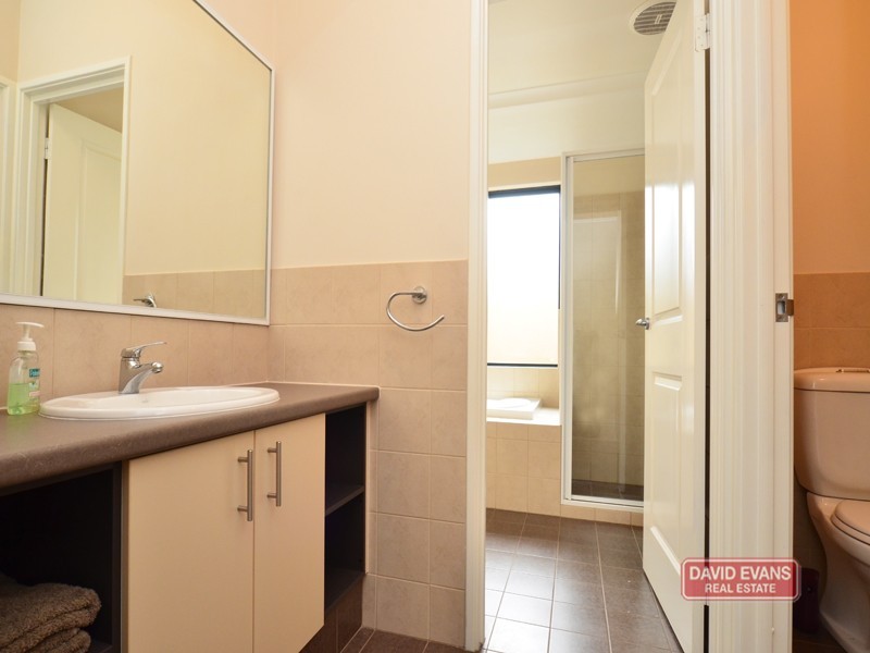 33 Roslin Road, Wanneroo WA 6065