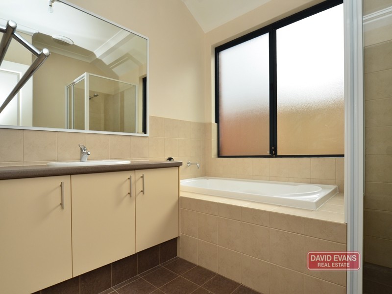 33 Roslin Road, Wanneroo WA 6065