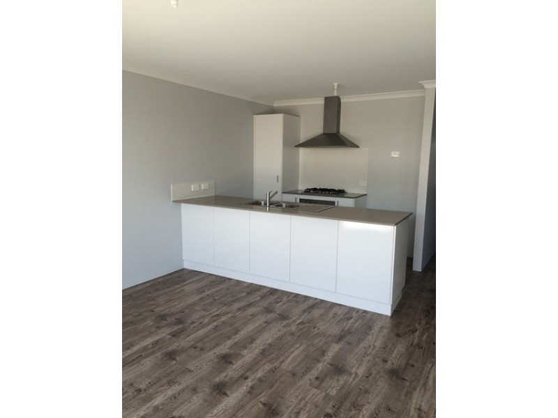 18 Kinlock Way, Aveley WA 6069