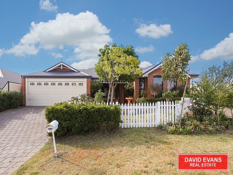 15 Salishan Street, Clarkson WA 6030