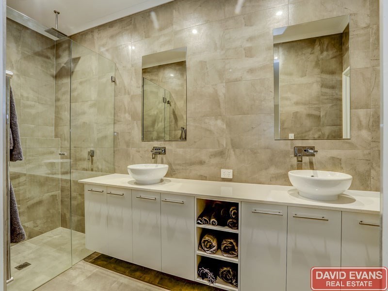 13 Helmsman Avenue, Alkimos WA 6038