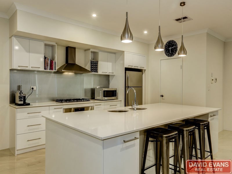 13 Helmsman Avenue, Alkimos WA 6038