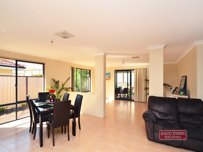 19 Jindare Loop, Carramar WA 6031