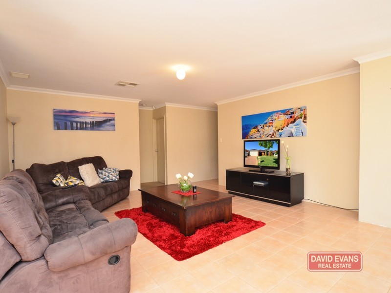 19 Jindare Loop, Carramar WA 6031