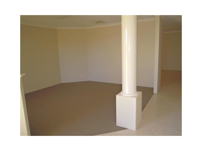 38 Kingsbridge Blvd, Butler WA 6036