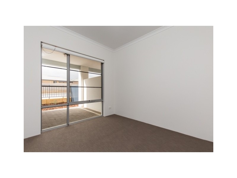 2/2 Royston Link, Butler WA 6036