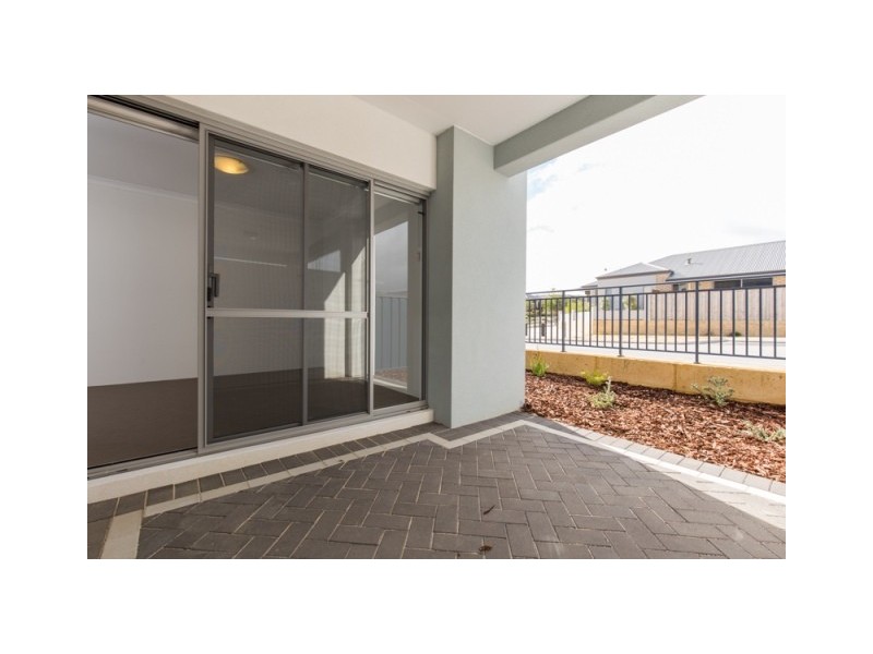 2/2 Royston Link, Butler WA 6036