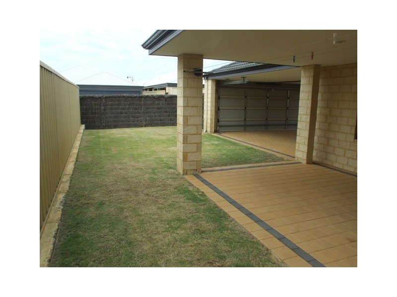 14 Finglas Meander, Butler WA 6036