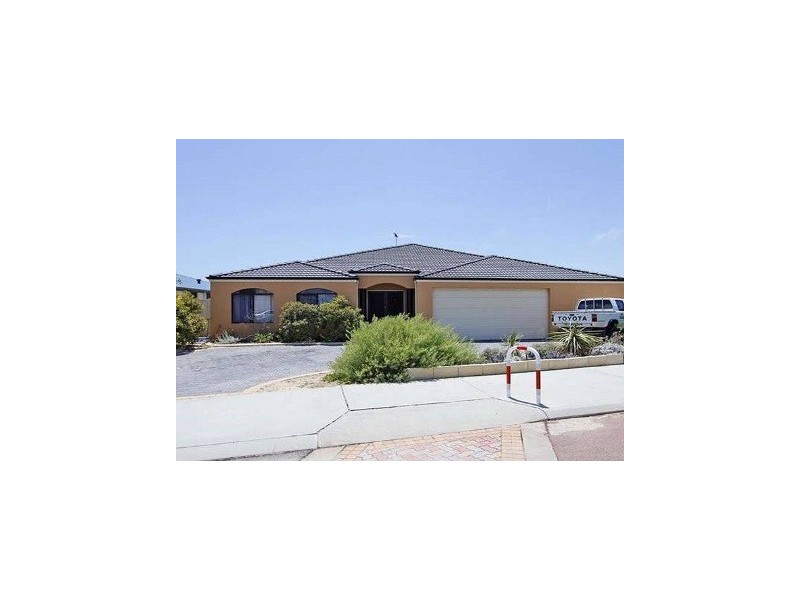 2 Trumpeter Parade, Yanchep WA 6035