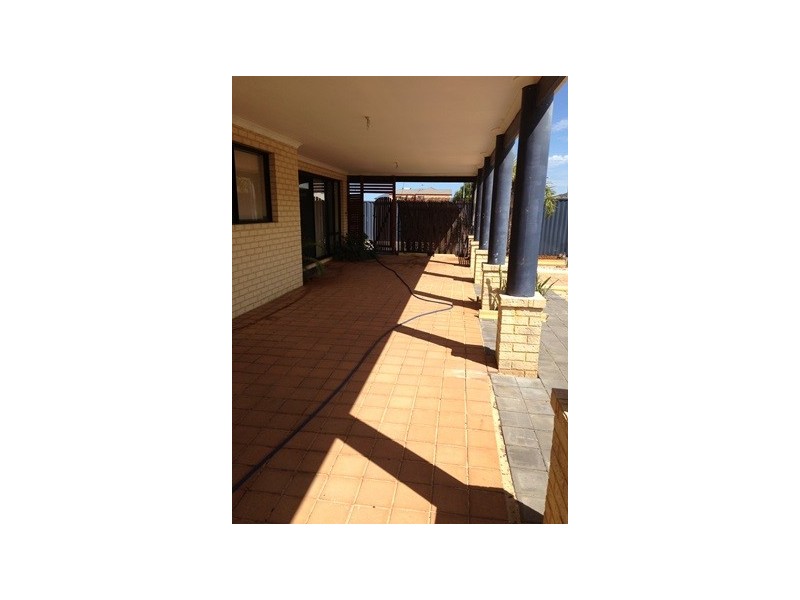 2 Trumpeter Parade, Yanchep WA 6035