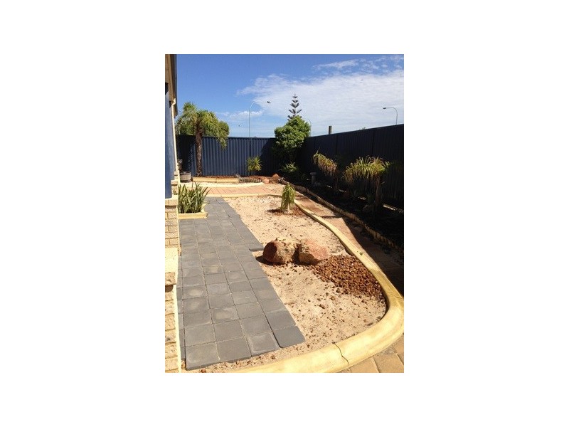 2 Trumpeter Parade, Yanchep WA 6035