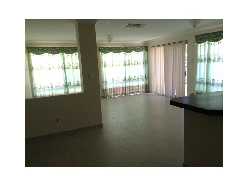 34 Lithgow Drive, Clarkson WA 6030