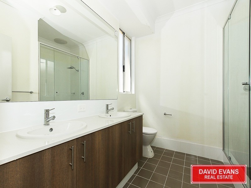 38 Leeward Avenue, Eglinton WA 6034