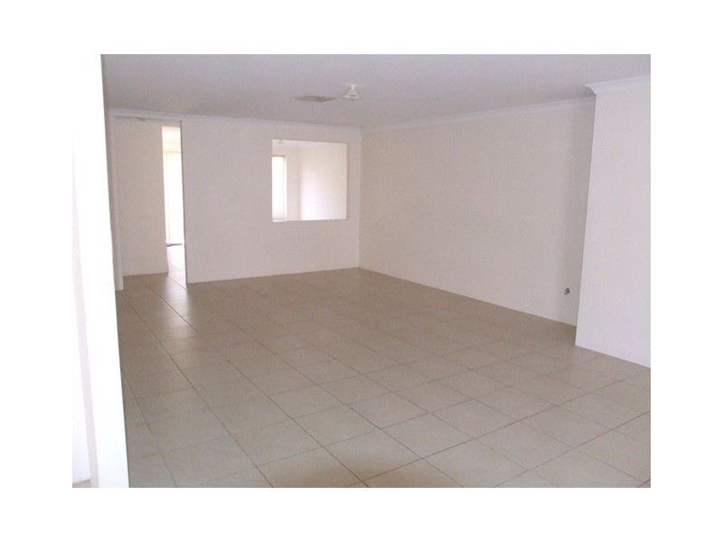 28 Apsley Bend, Tapping WA 6065