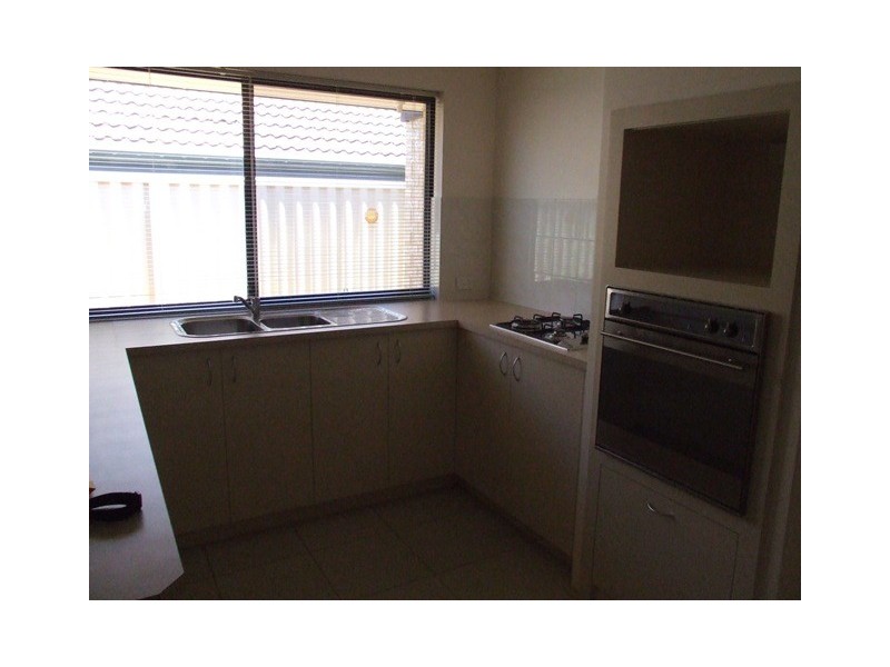 28 Apsley Bend, Tapping WA 6065