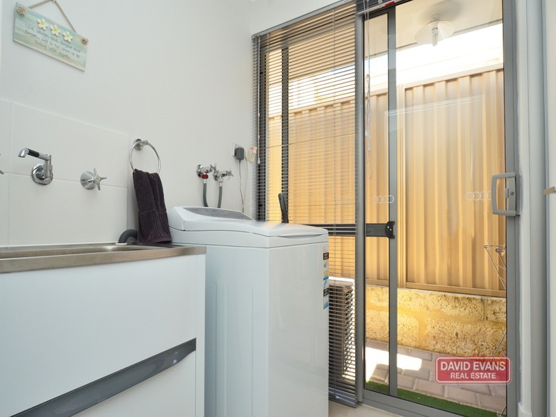 7 Roccella Loop, Ashby WA 6065