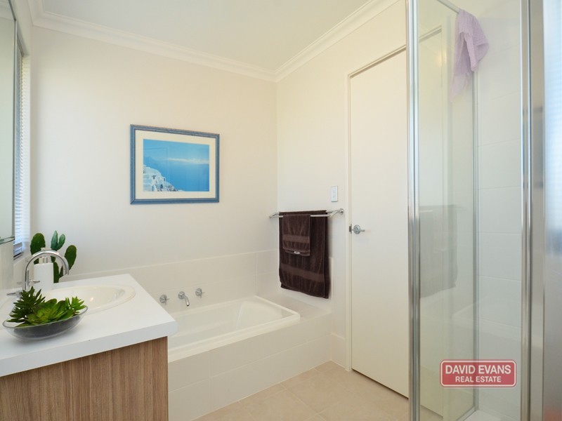 7 Roccella Loop, Ashby WA 6065