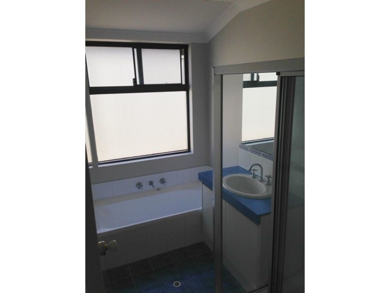 27 Waldburg Drive, Tapping WA 6065