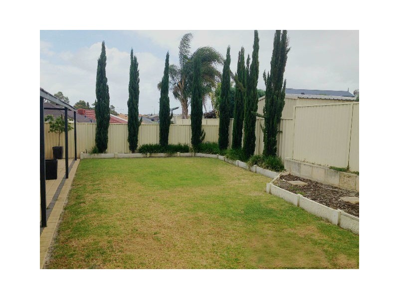 27 Waldburg Drive, Tapping WA 6065