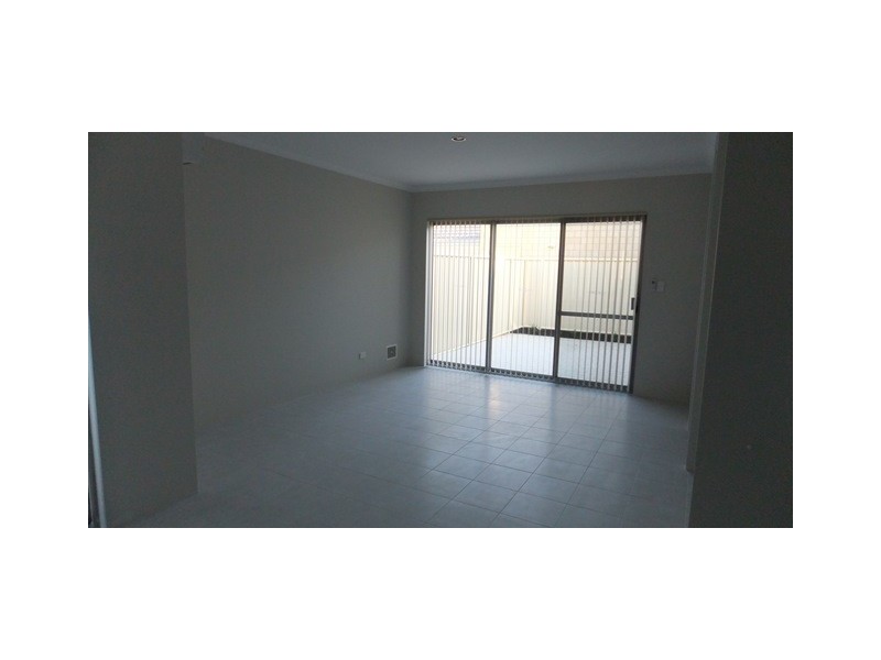 43 Nashville Loop, Currambine WA 6028