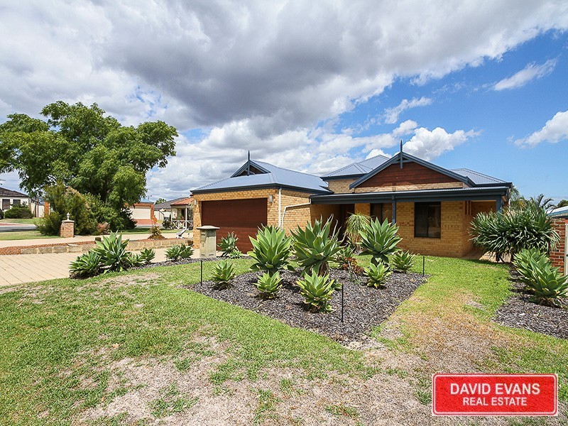 18 Merrang Circuit, Carramar WA 6031