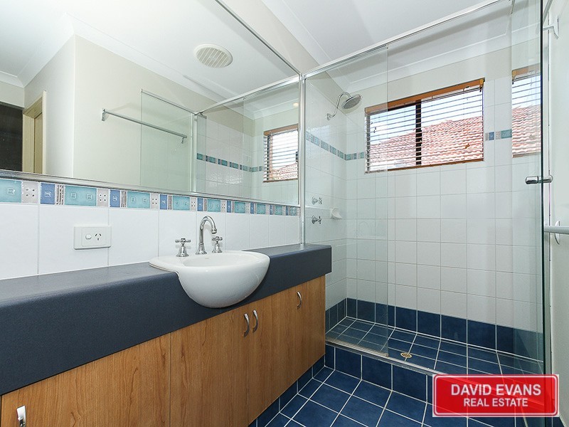 18 Merrang Circuit, Carramar WA 6031