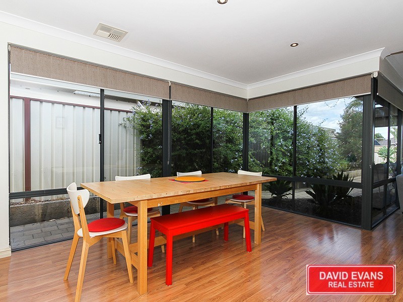 18 Merrang Circuit, Carramar WA 6031