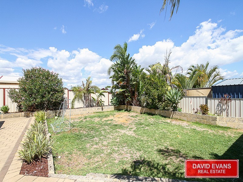 18 Merrang Circuit, Carramar WA 6031