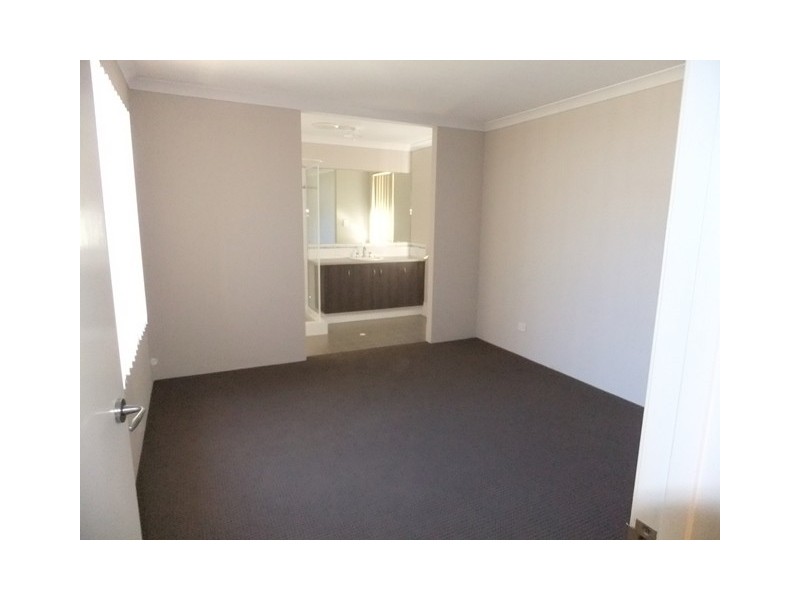 84 Kurrajong Blvd, Banksia Grove WA 6031