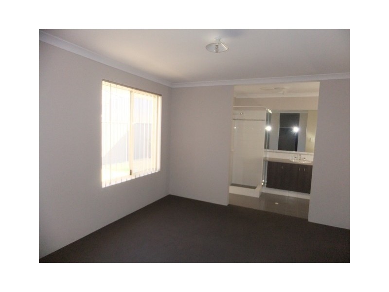 84 Kurrajong Blvd, Banksia Grove WA 6031