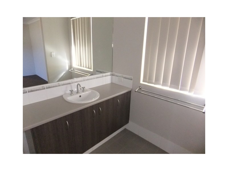 84 Kurrajong Blvd, Banksia Grove WA 6031