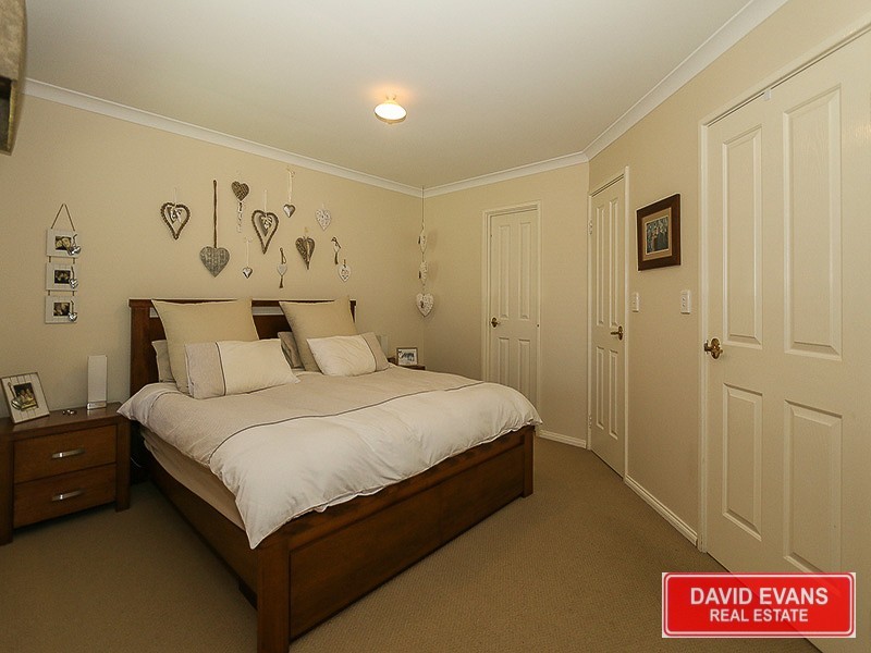 2 Kirkham Lane, Carramar WA 6031