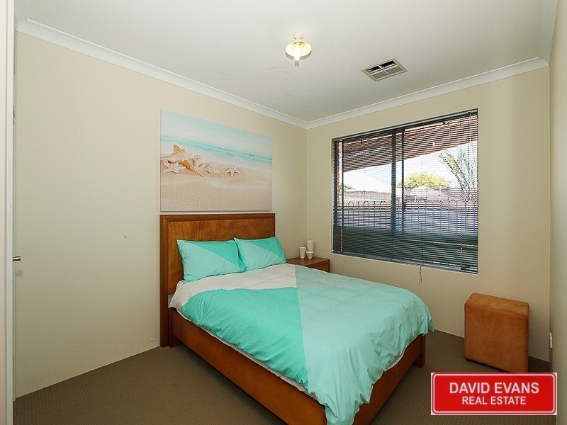 2 Kirkham Lane, Carramar WA 6031